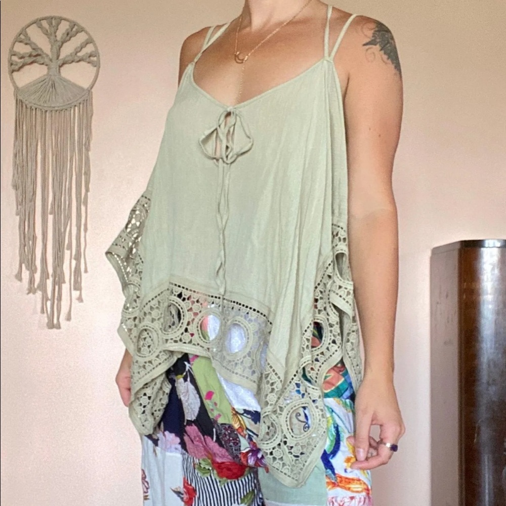 Earthbound Top